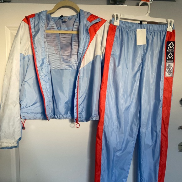 Vintage H&M windbreaker set. Joggers and jacket. Super light weight - Picture 3 of 8
